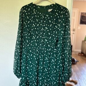 Women’s - Size 2 - Showpo Dress.  Hunter Green floral dress.